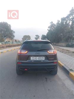 جیپ شیرۆکی